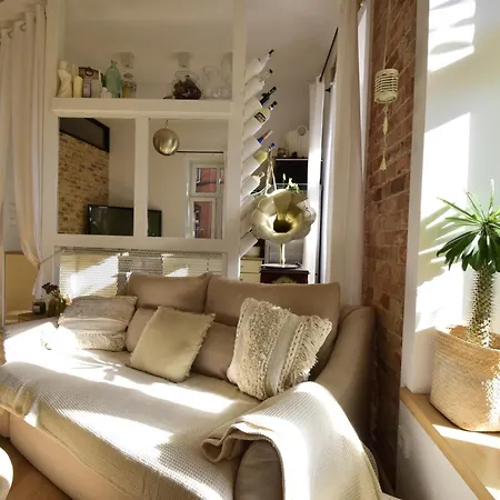 Apartment Style & Center Spot