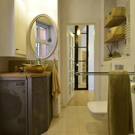 Apartment Style & Center Spot