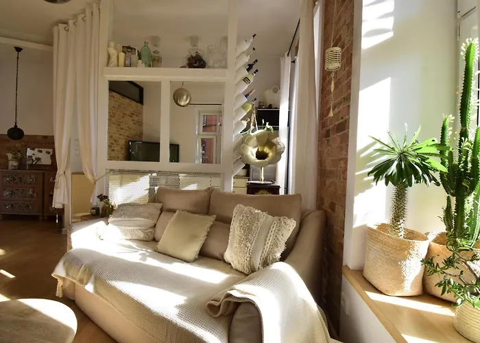 Apartment Style & Center Spot